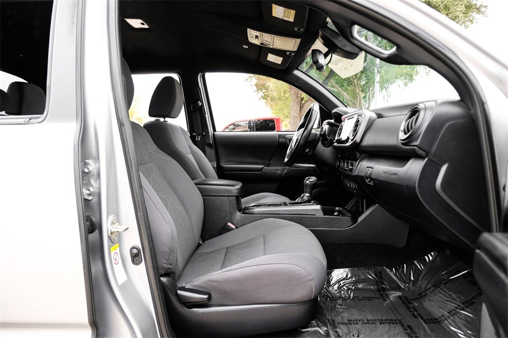 Used 2019 Toyota Tacoma TRD Off-Road image 32