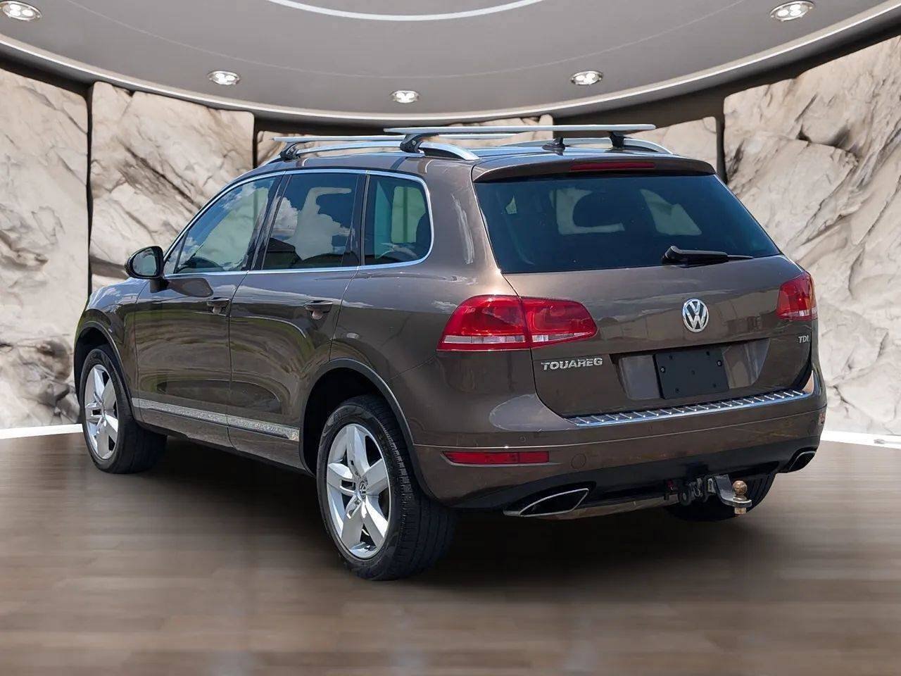 Used 2011 Volkswagen Touareg TDI AWD/4WD image 6