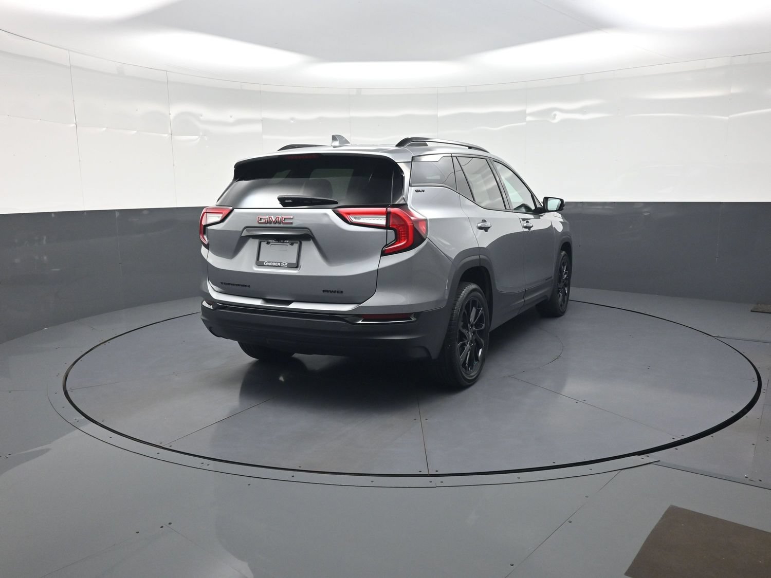Used 2024 GMC Terrain SLT w/ Elevation Edition AWD/4WD image 3