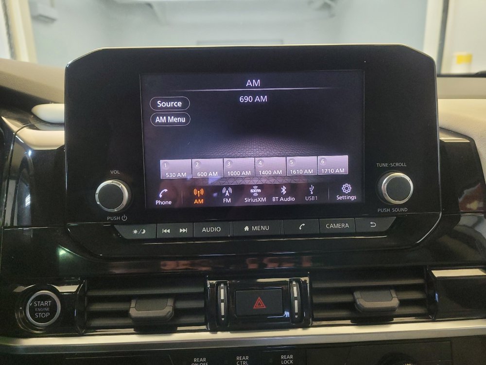 Used 2022 Nissan Pathfinder SV image 25