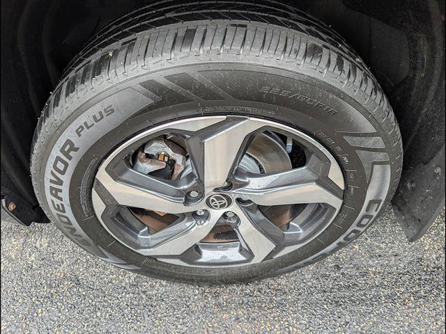Used 2022 Toyota RAV4 SE w/ Weather & Moonroof Package AWD/4WD image 3