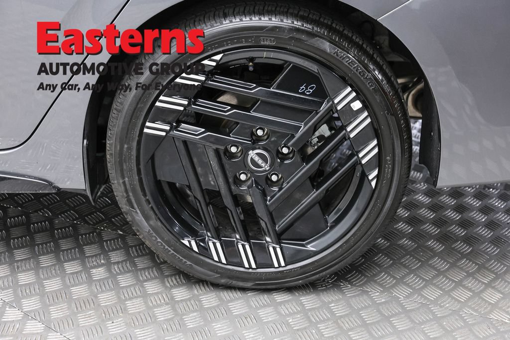 Used 2026 Nissan Sentra SR w/ Floor Mat Package FWD image 8