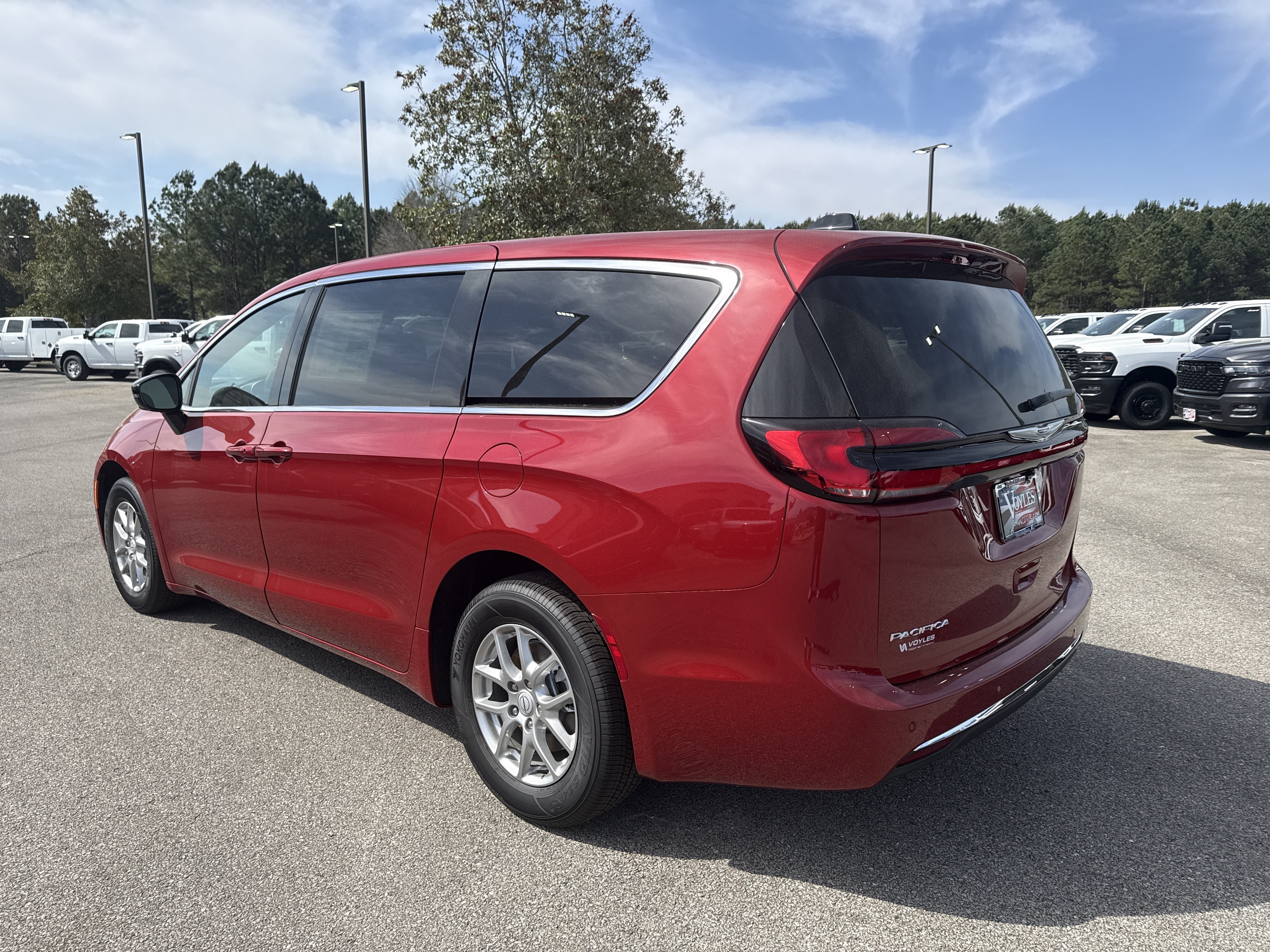 New 2026 Chrysler Pacifica Select FWD image 5