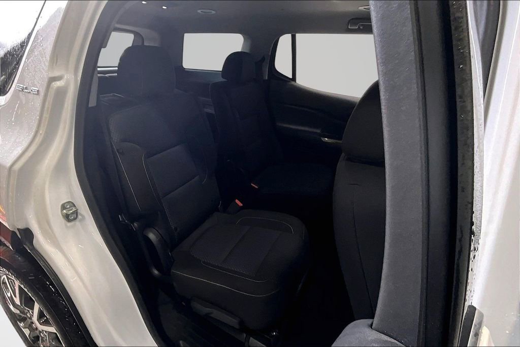 Used 2023 GMC Acadia SLE w/ LPO, Floor Liner Package FWD image 24
