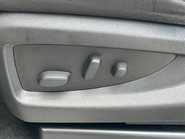 Used 2018 Chevrolet Silverado 1500 LT w/ All Star Edition AWD/4WD image 19