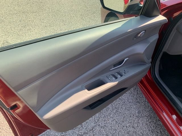 Certified 2024 Hyundai Elantra SEL FWD image 21