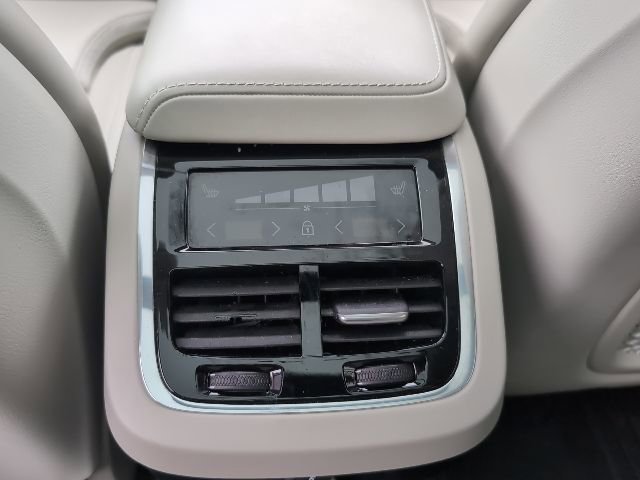 Used 2020 Volvo V60 T5 Cross Country w/ Protection Package AWD/4WD image 23