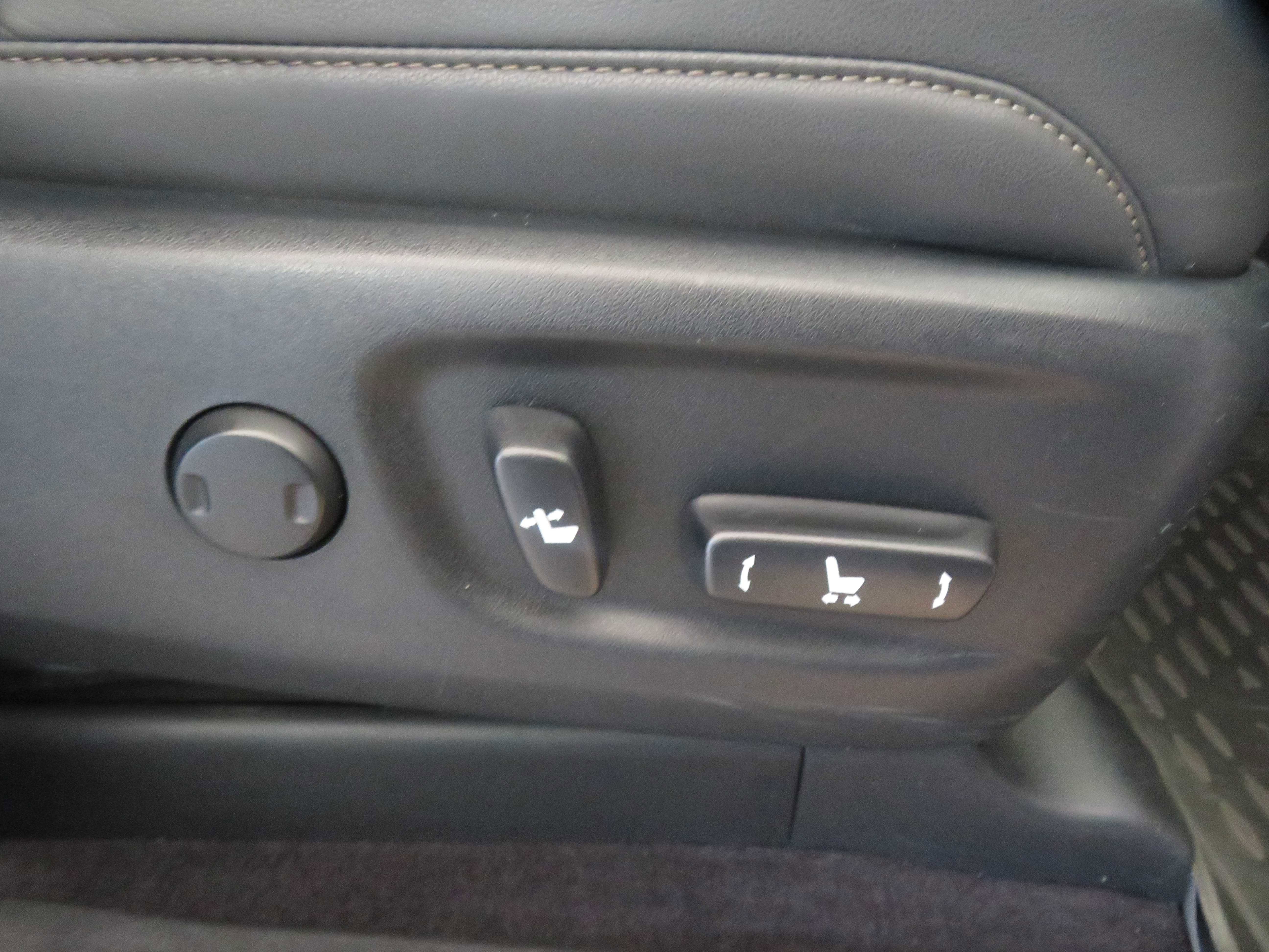 Used 2017 Lexus GX 460 w/ Navigation Package image 28