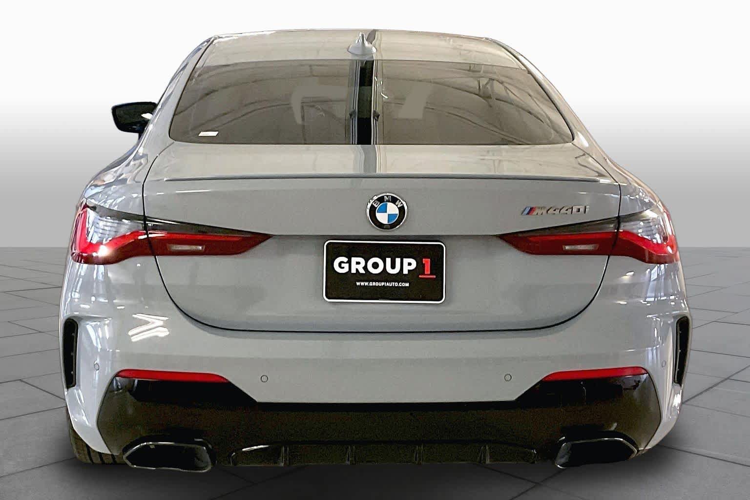 Used 2022 BMW M440i Coupe w/ Premium Package RWD image 4