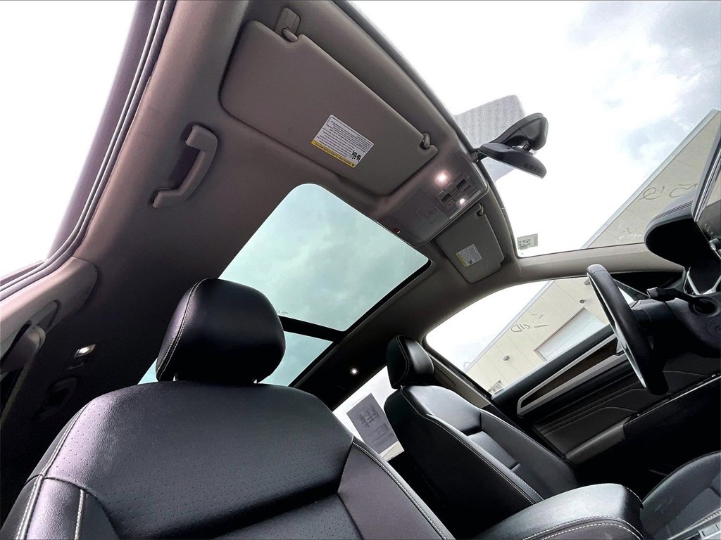 Used 2022 Volkswagen Atlas SE w/ Panoramic Sunroof Package image 18