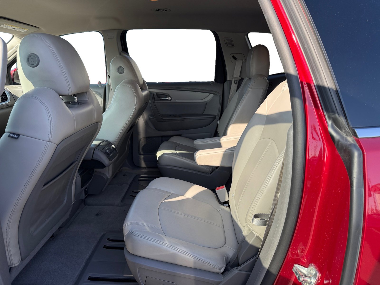 Used 2014 Chevrolet Traverse LT image 16