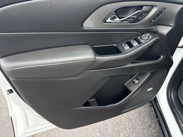 Used 2023 Chevrolet Traverse Premier w/ Redline Edition image 11