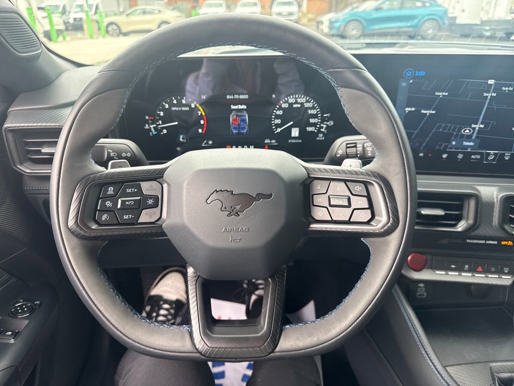 Used 2025 Ford Mustang Dark Horse image 41