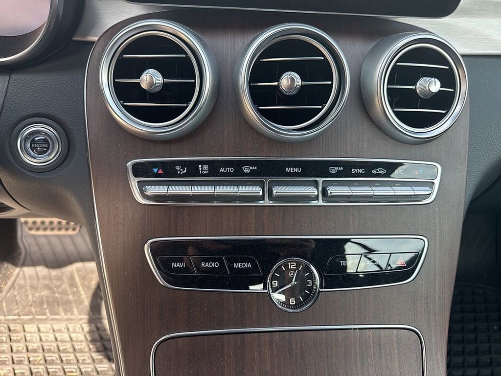 Used 2021 Mercedes-Benz C 300 4MATIC Cabriolet image 10