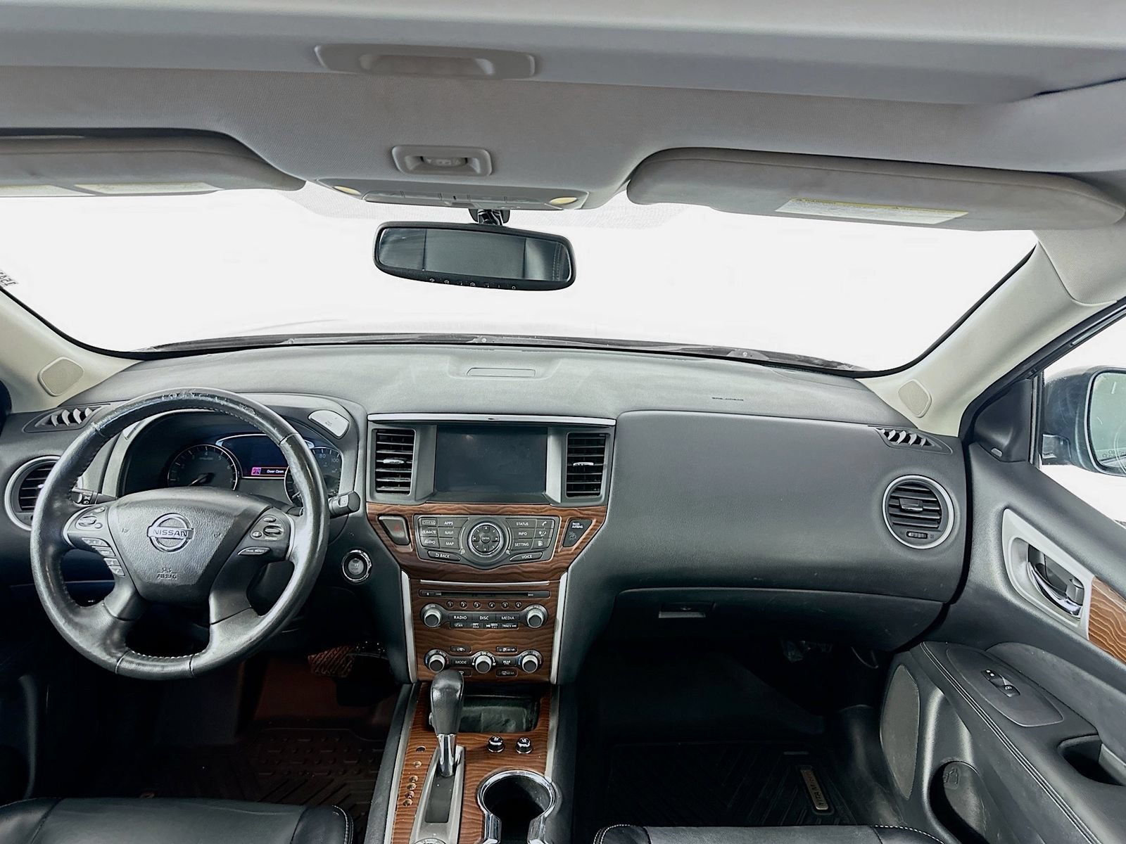 Used 2020 Nissan Pathfinder Platinum AWD/4WD image 24