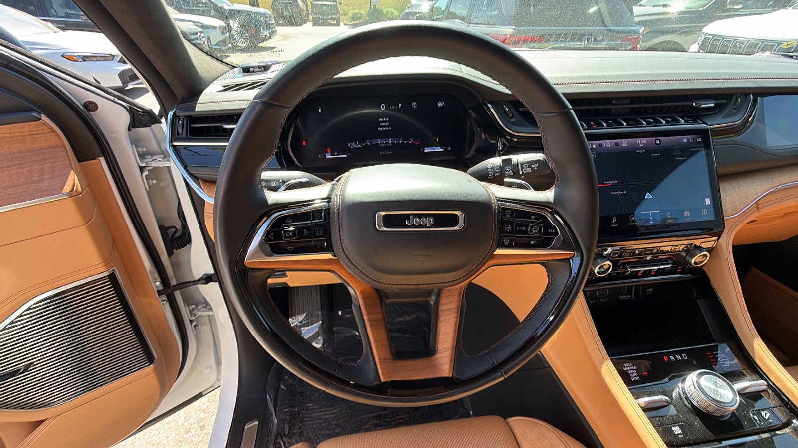 Used 2024 Jeep Grand Cherokee Summit AWD/4WD image 25