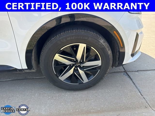 Certified 2022 Kia Sorento S w/ Panoramic Sunroof Package image 9