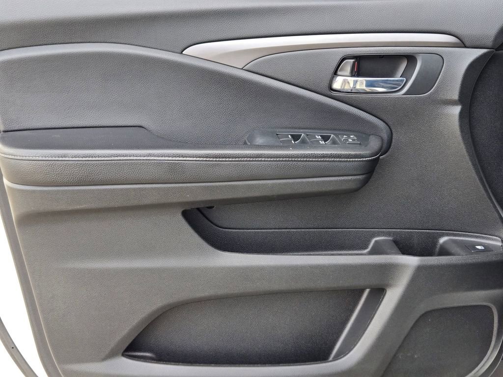 Used 2020 Honda Ridgeline RTL image 11