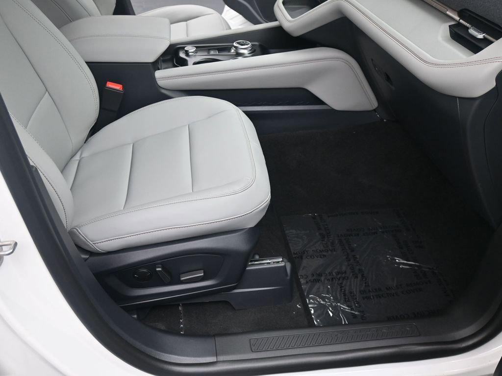 New 2026 Ford Explorer Active w/ Active Comfort Package image 2