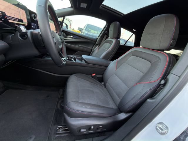 Used 2024 Chevrolet Blazer EV RS RWD image 28