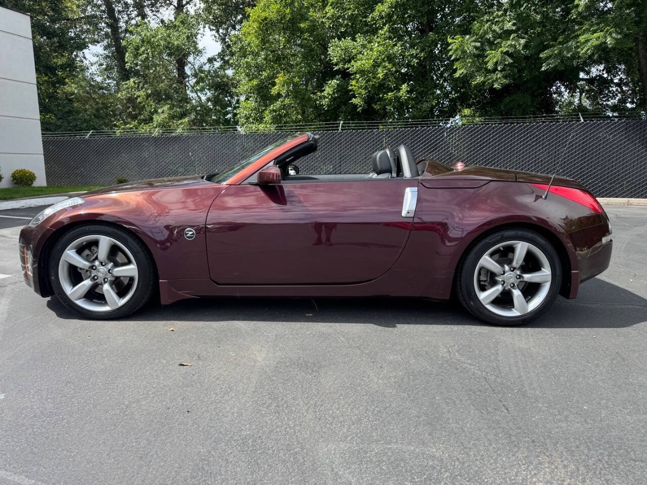 Used 2006 Nissan 350Z Touring RWD image 2