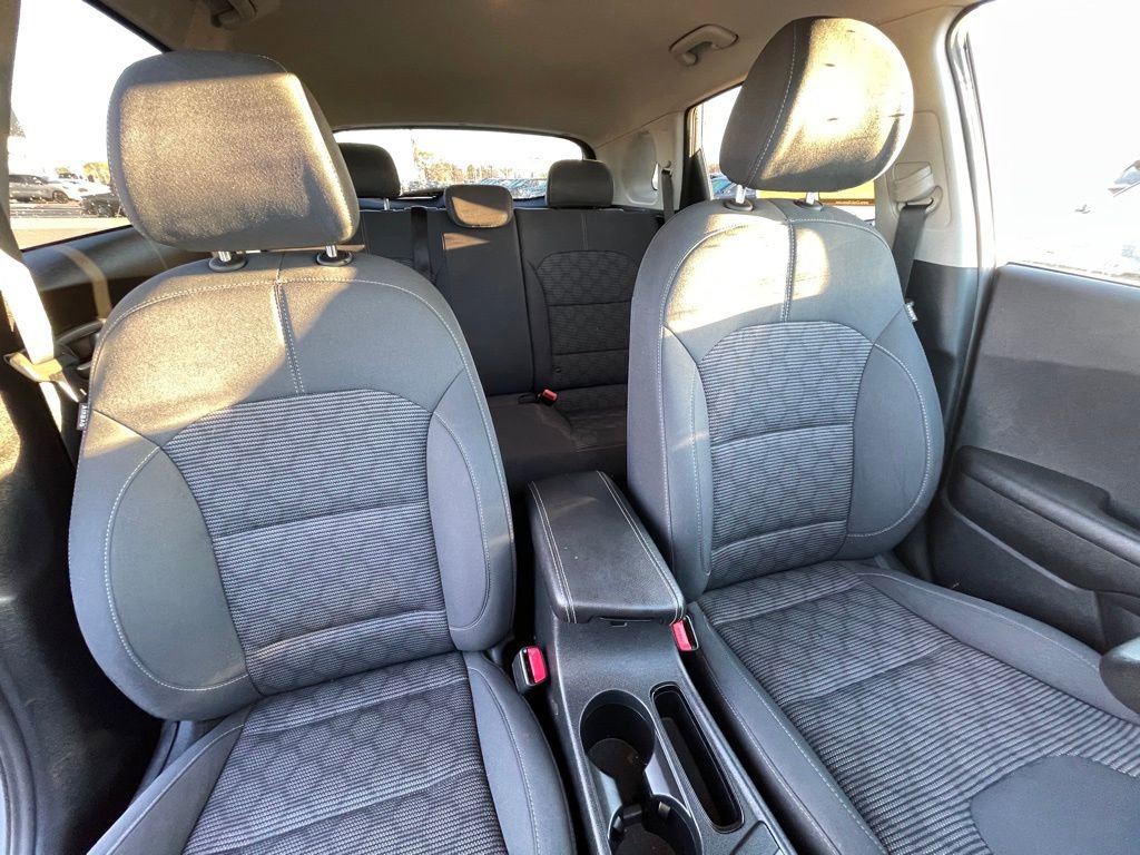 Certified 2022 Kia Niro LX image 28