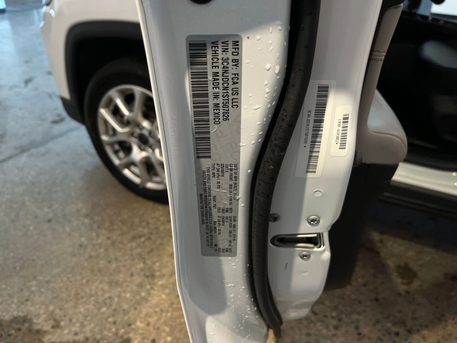 Used 2025 Jeep Compass Limited AWD/4WD image 29