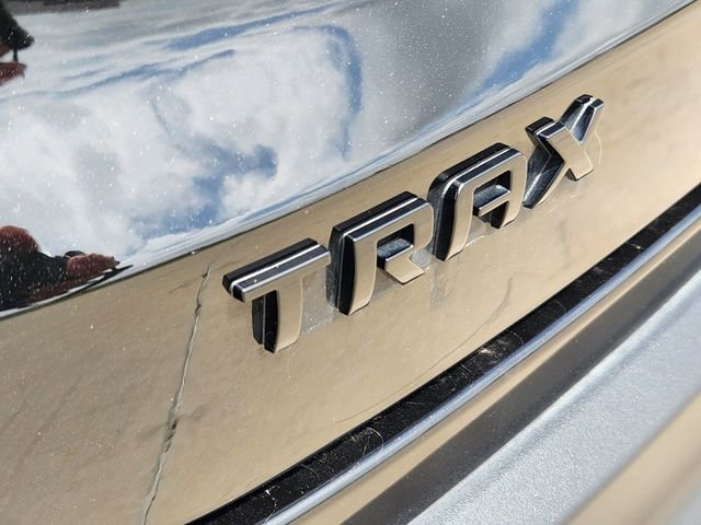 Used 2025 Chevrolet Trax RS w/ Sunroof Package FWD image 11