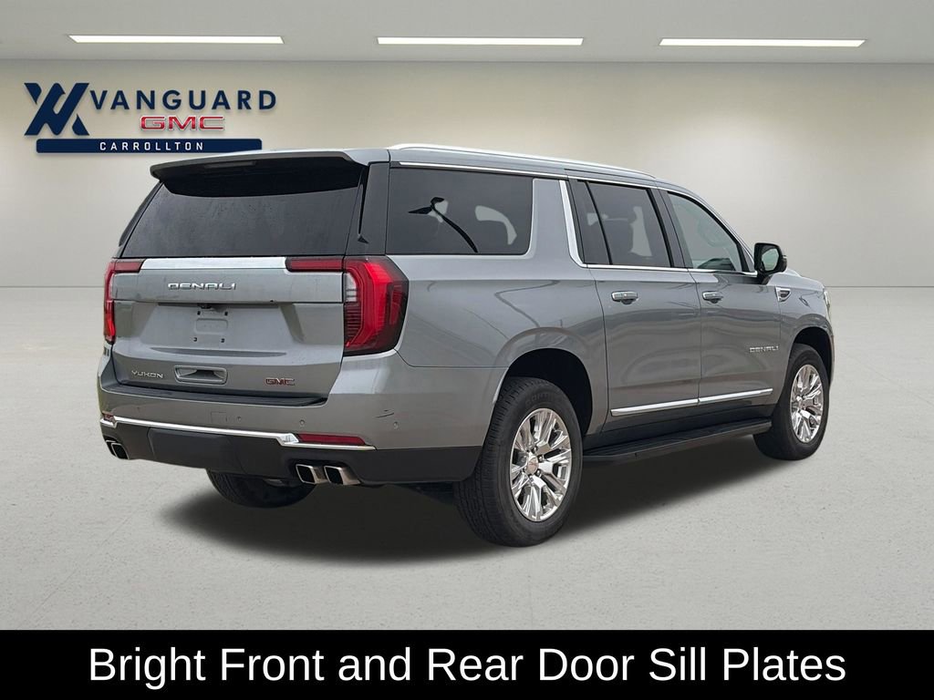 Used 2025 GMC Yukon XL Denali AWD/4WD image 9