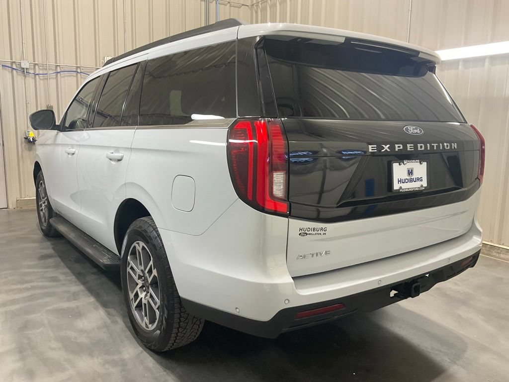 Used 2025 Ford Expedition Active AWD/4WD image 19