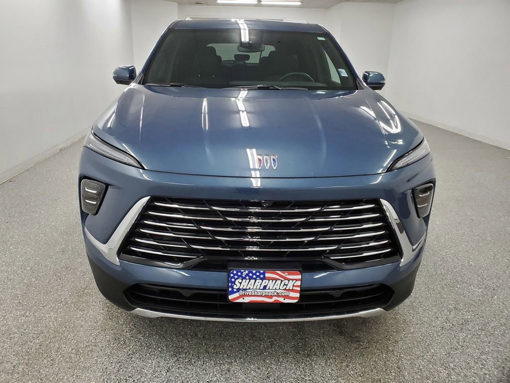 Used 2025 Buick Enclave Preferred image 2