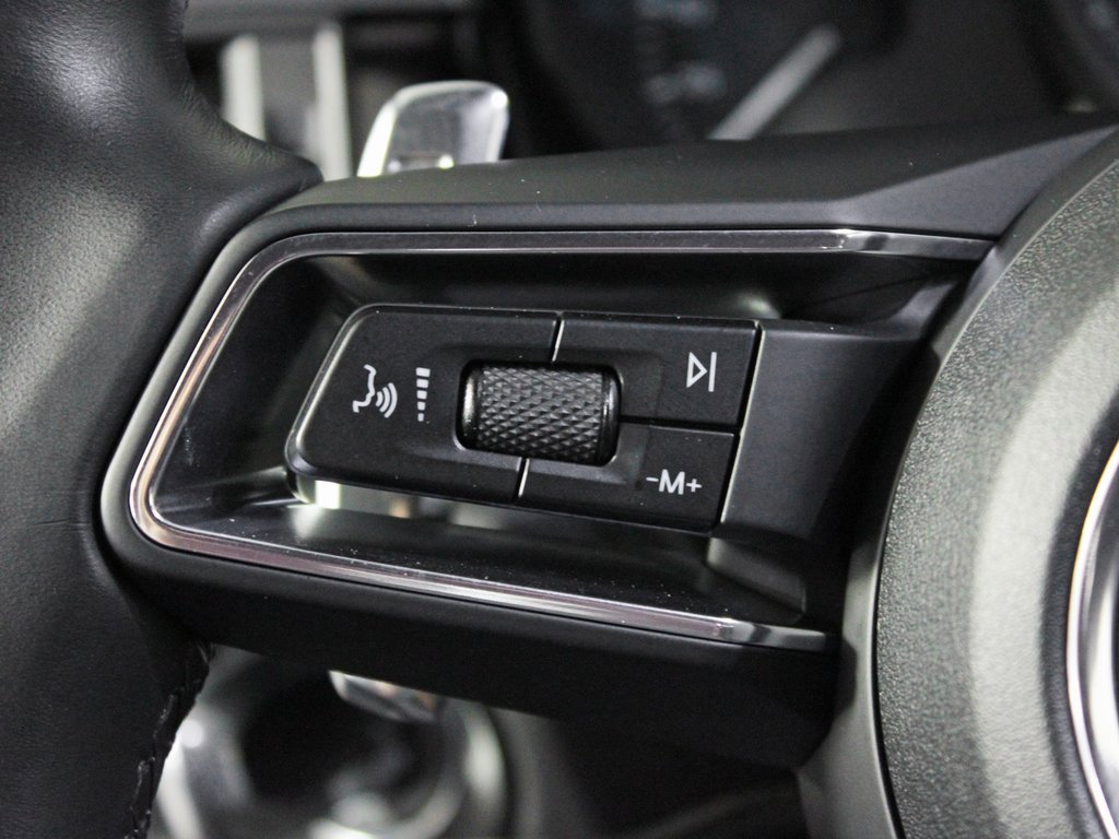 Used 2022 Porsche Macan w/ Premium Package Plus image 23