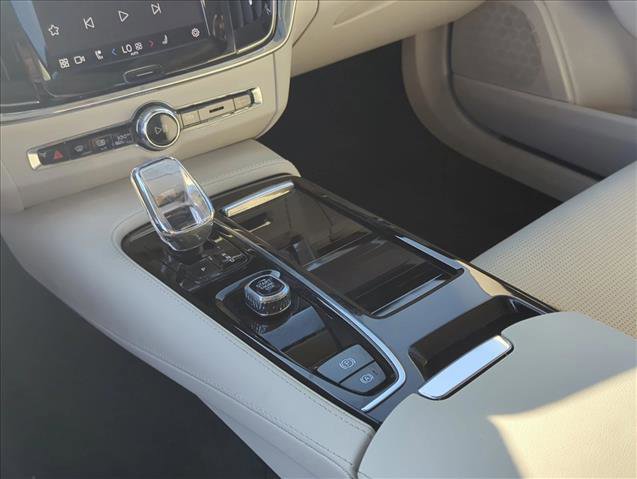 Used 2024 Volvo S90 T8 Ultimate w/ Lounge Package image 16