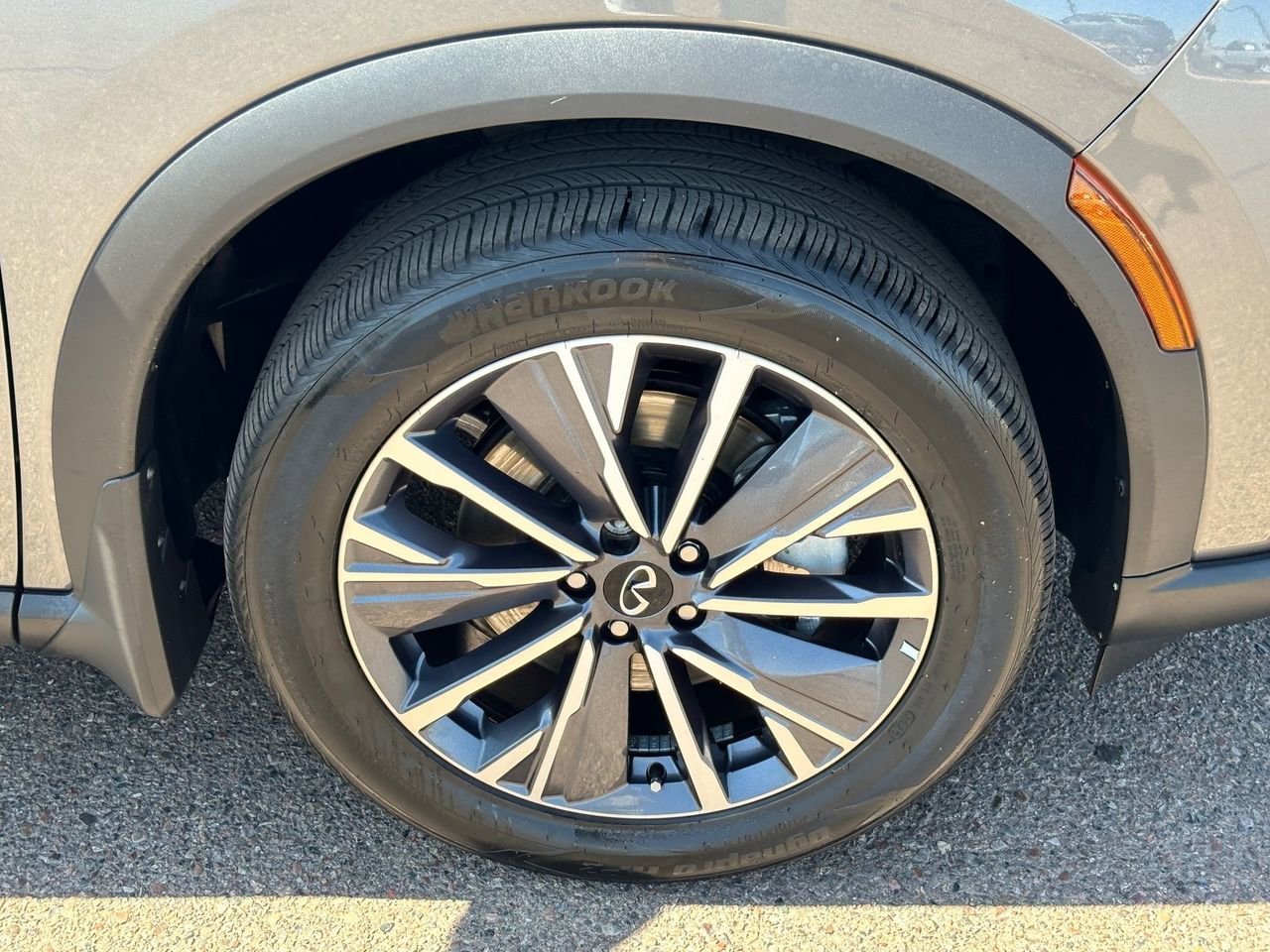 Certified 2026 INFINITI QX60 Luxe w/ Family Package FWD image 8
