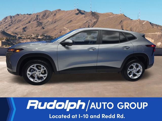 Used 2024 Chevrolet Trax LS w/ LS Convenience Package image 2