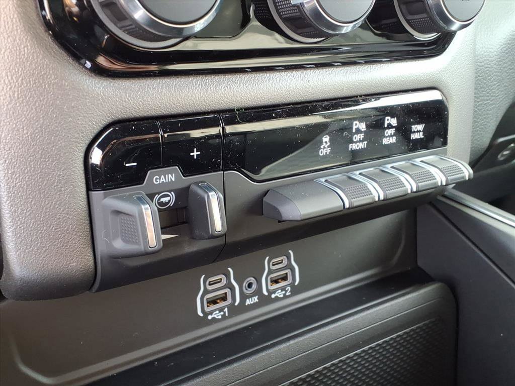 New 2026 RAM 1500 Big Horn AWD/4WD image 14