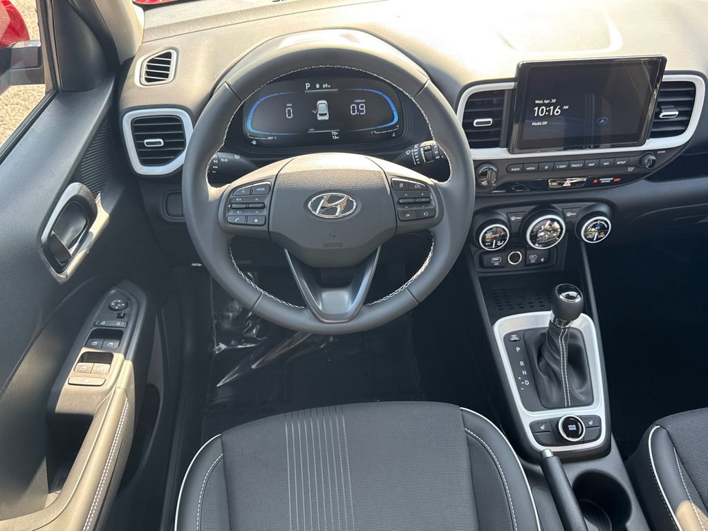 New 2025 Hyundai Venue Limited image 14