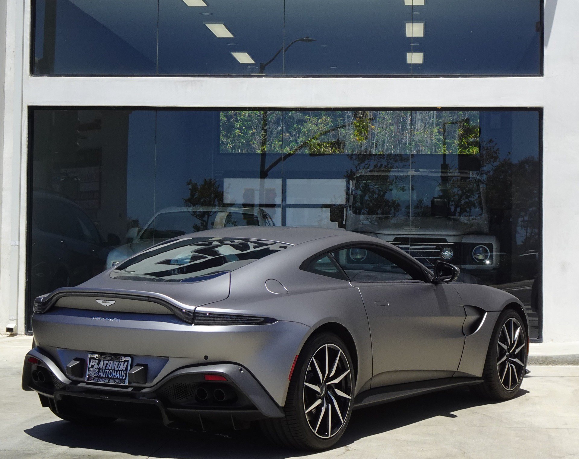Used 2020 Aston Martin V8 Vantage Coupe RWD image 6