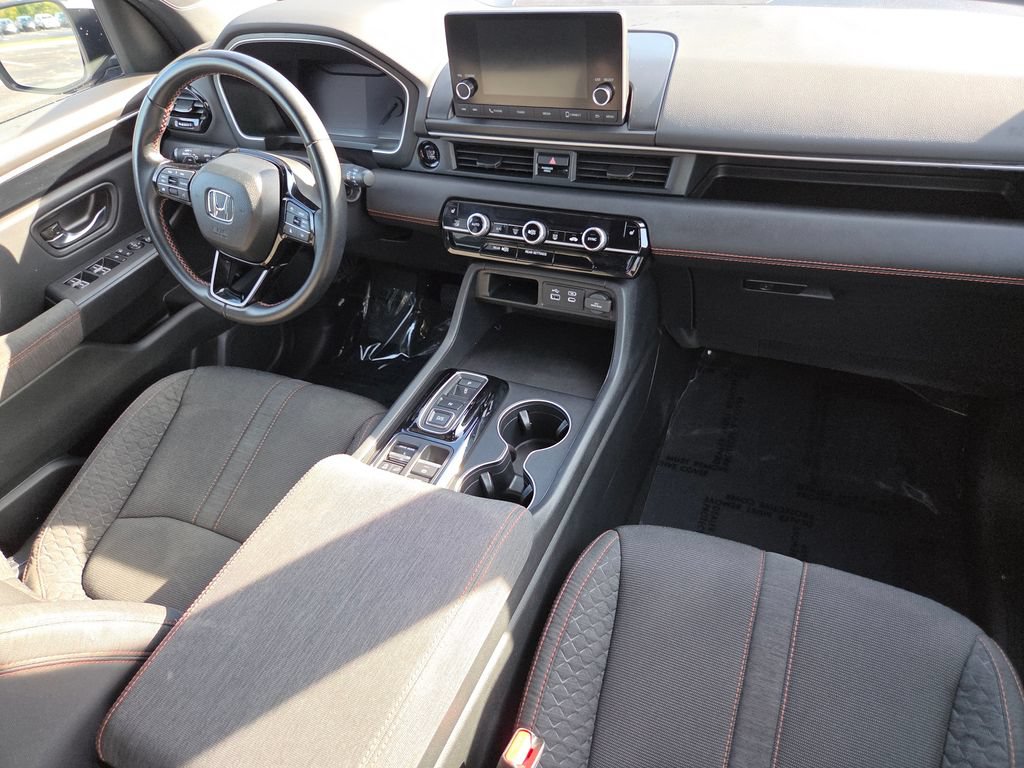Used 2023 Honda Pilot Sport image 30
