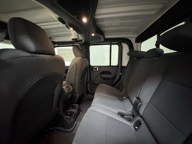 New 2026 Jeep Gladiator Sport AWD/4WD image 17