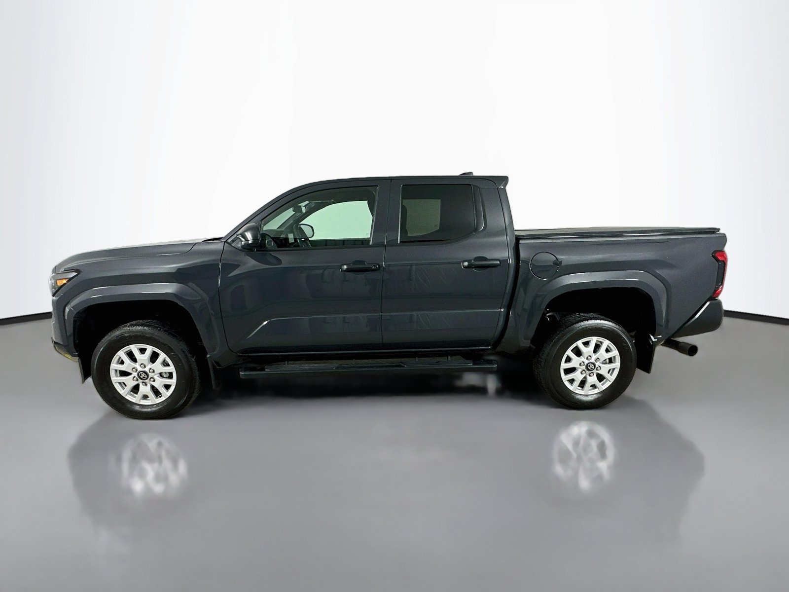 Used 2024 Toyota Tacoma SR w/ SR Upgrade Package AWD/4WD image 8
