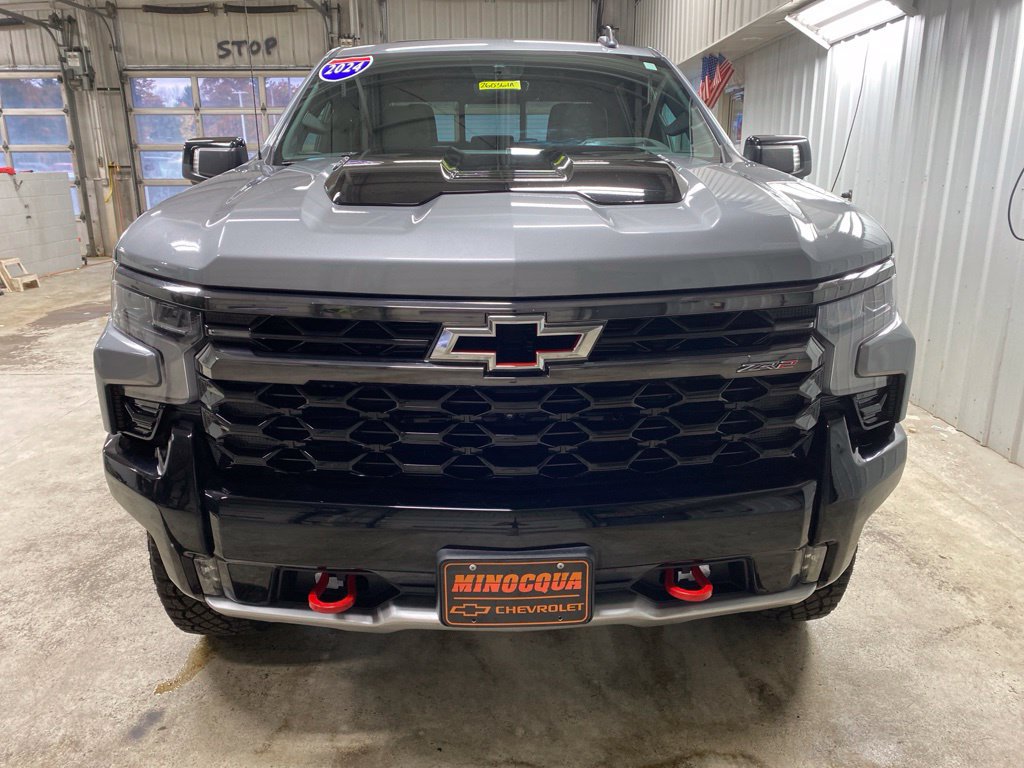 Used 2024 Chevrolet Silverado 1500 ZR2 w/ Technology Package AWD/4WD image 4