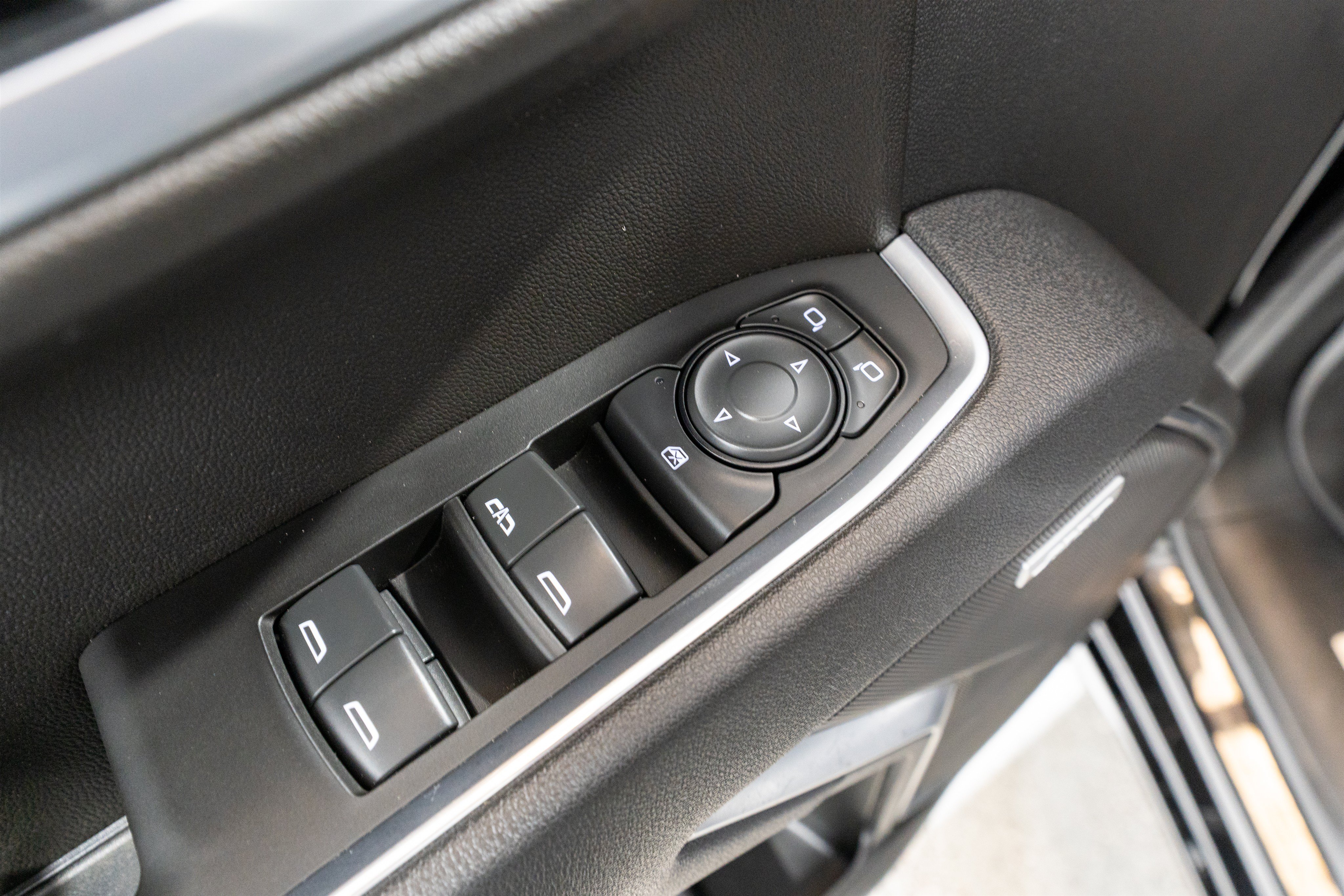 Used 2025 Chevrolet Silverado 1500 RST AWD/4WD image 15