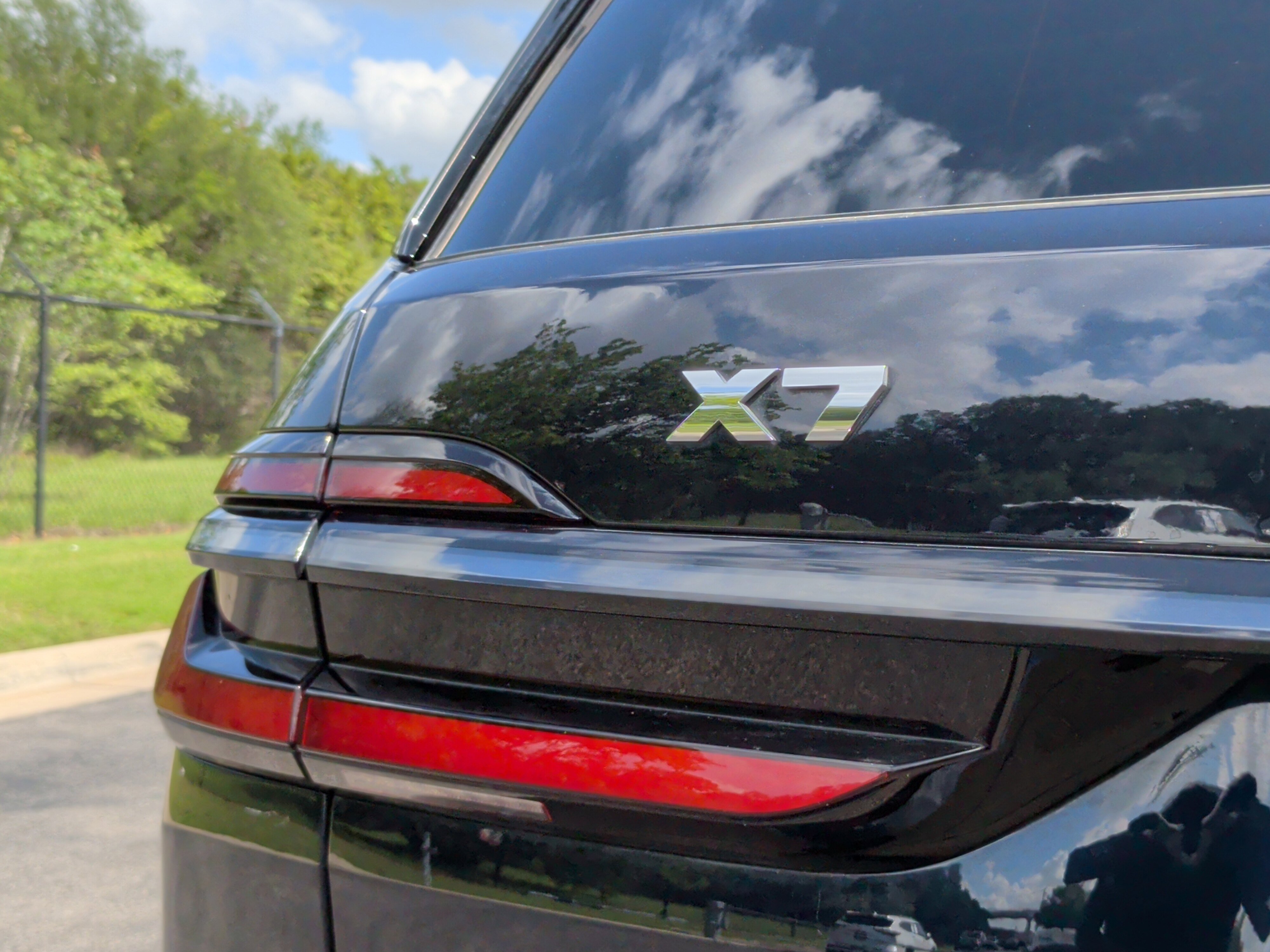 Used 2024 BMW X7 M60i w/ Executive Package image 11