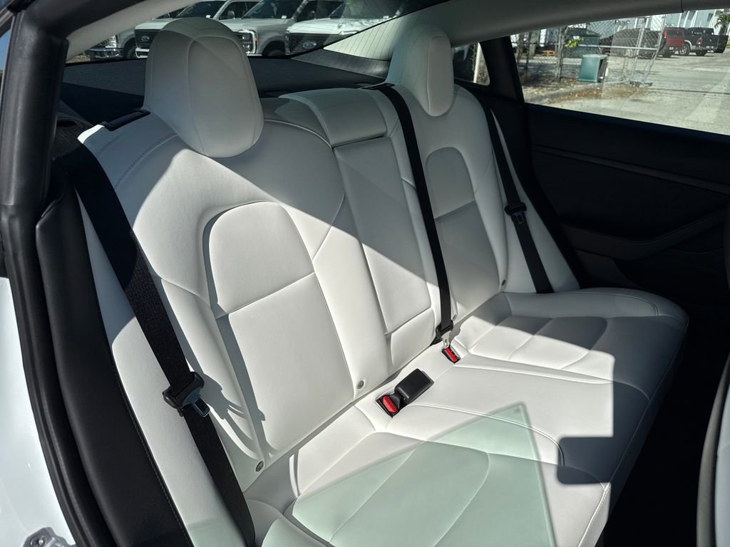 Used 2022 Tesla Model 3 image 25