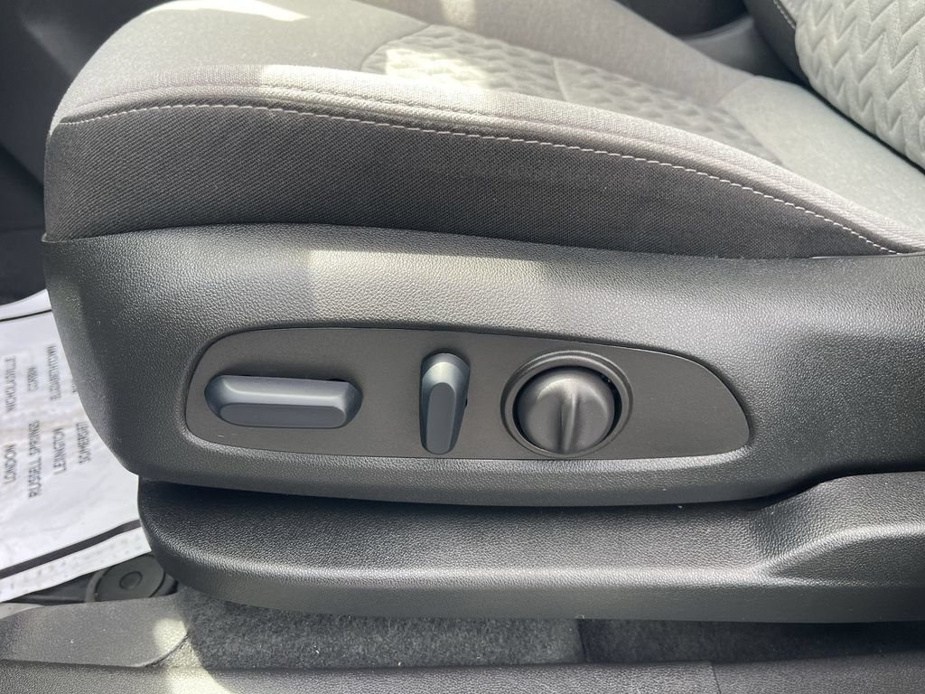 Used 2024 Chevrolet Equinox LS w/ LS Convenience Package FWD image 16