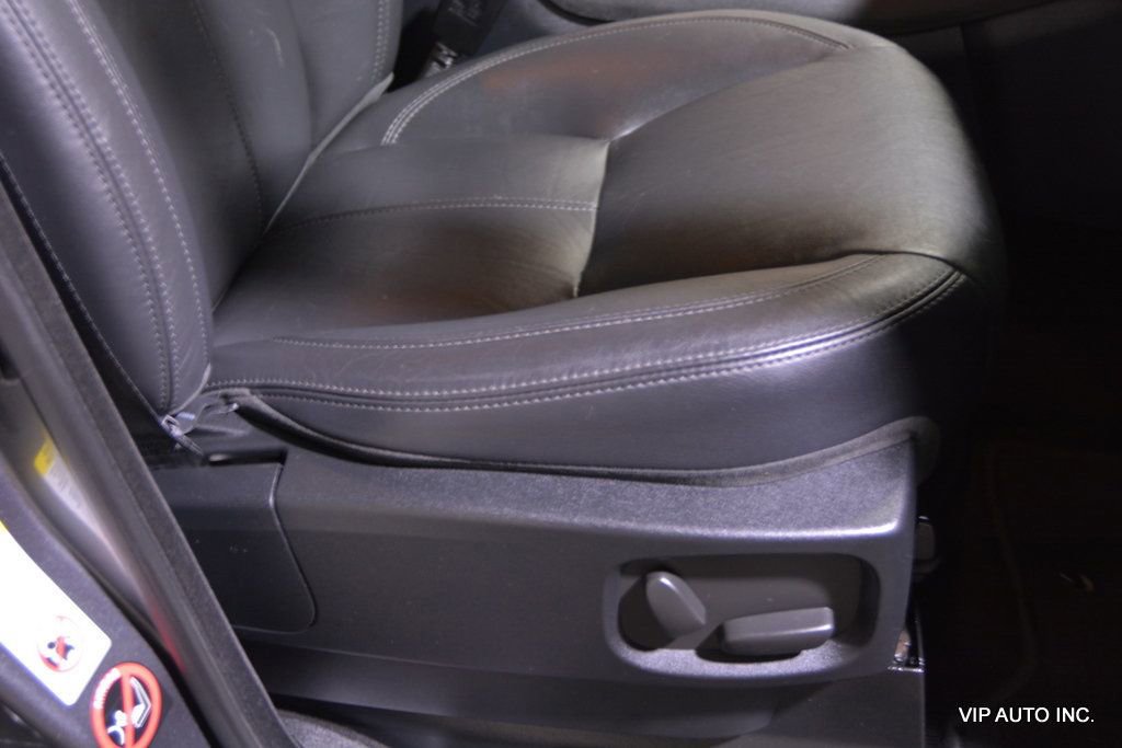 Used 2016 Land Rover LR4 HSE LUX image 16