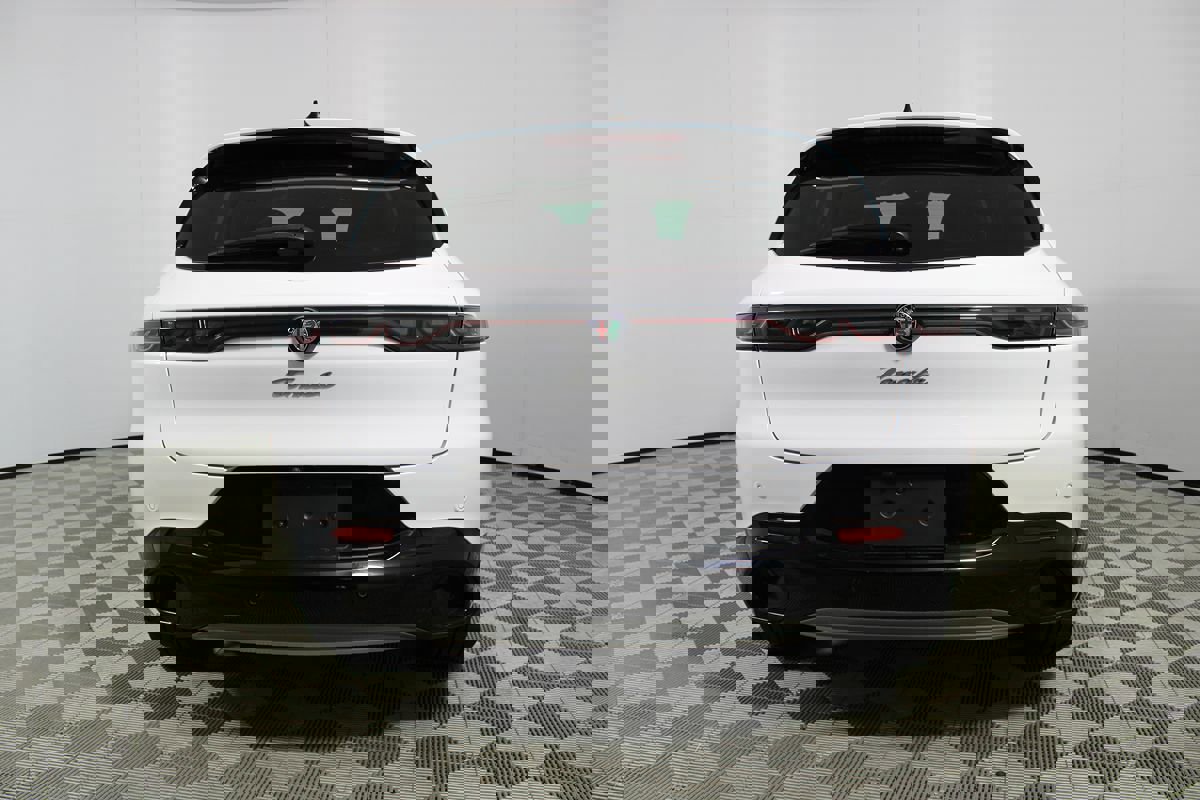 Used 2024 Alfa Romeo Tonale Ti w/ Premium Interior Package image 39