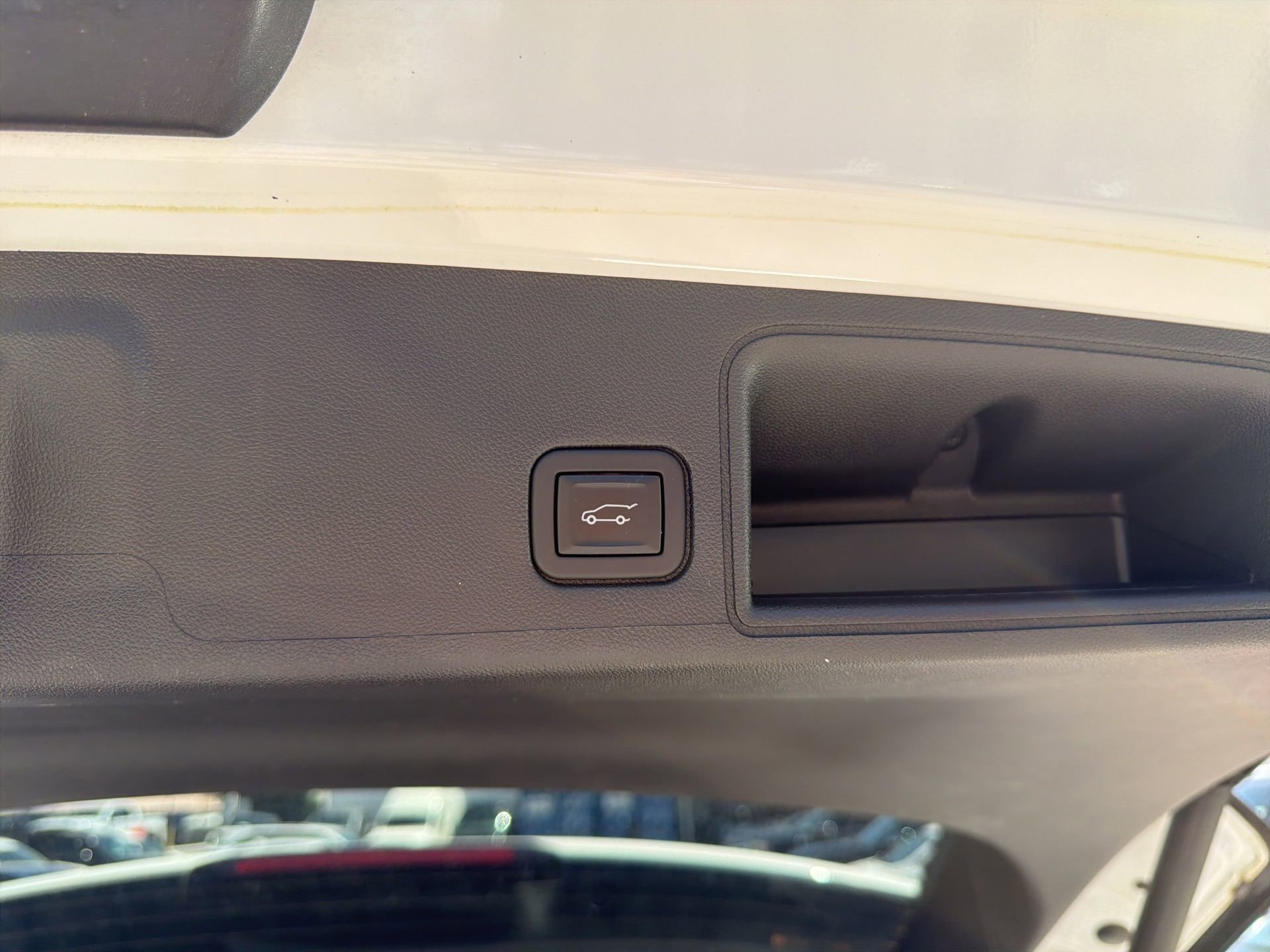 Used 2023 GMC Terrain SLT w/ LPO, Floor Liner Package FWD image 9