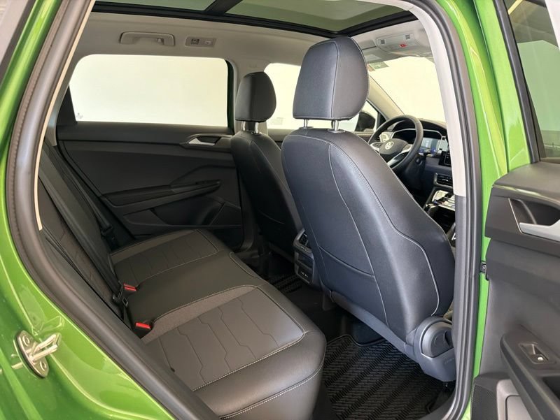New 2026 Volkswagen Taos SE AWD/4WD image 21